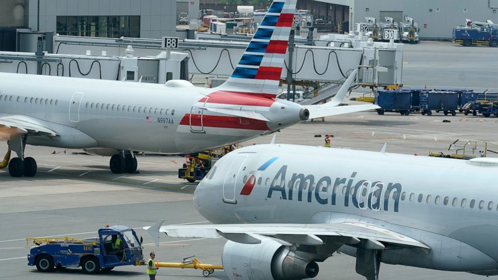 All American Airlines Were Grounded This Morning as Travelers Head Home For Christmas