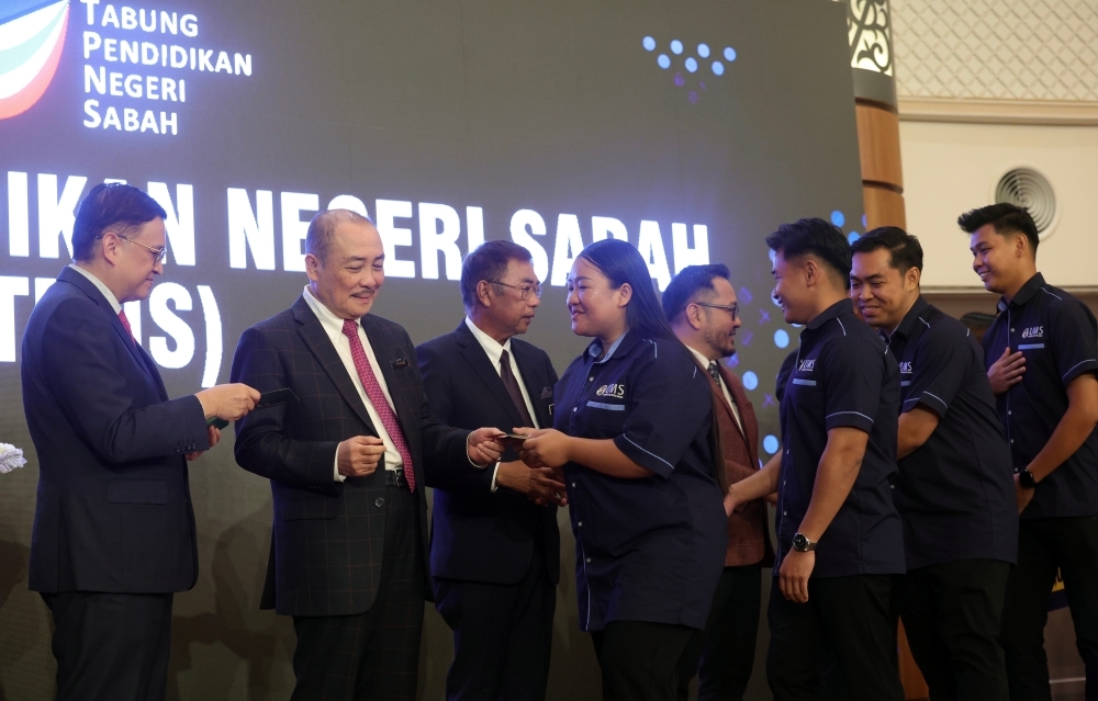 Sabah CM warns civil servants about leaks of classified documents after Sabah Mineral Management alleged corruption scandal