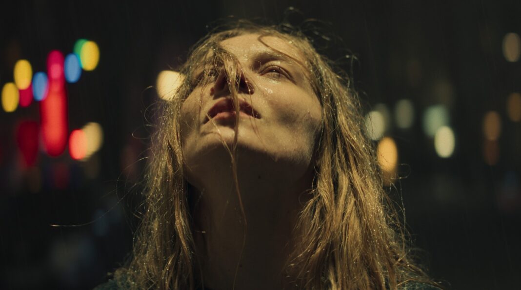 Lilith Stangenberg in Sterben (2024) von Matthias Glasner
