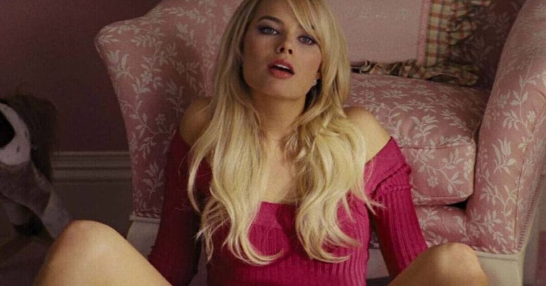 Margot Robbie temeva di venire arrestata per QUELLA scena di The Wolf of Wall Street