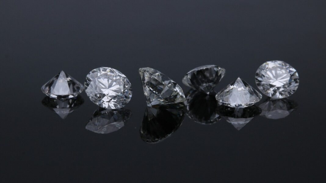 Mumbai fraud news: father, son cheat bandra diamond merchant of Rs 1.92 crore - Maharashtra News