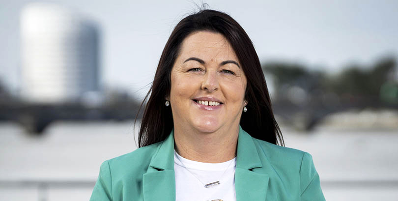 How long does it take the Council to change a lightbulb, councillor asks