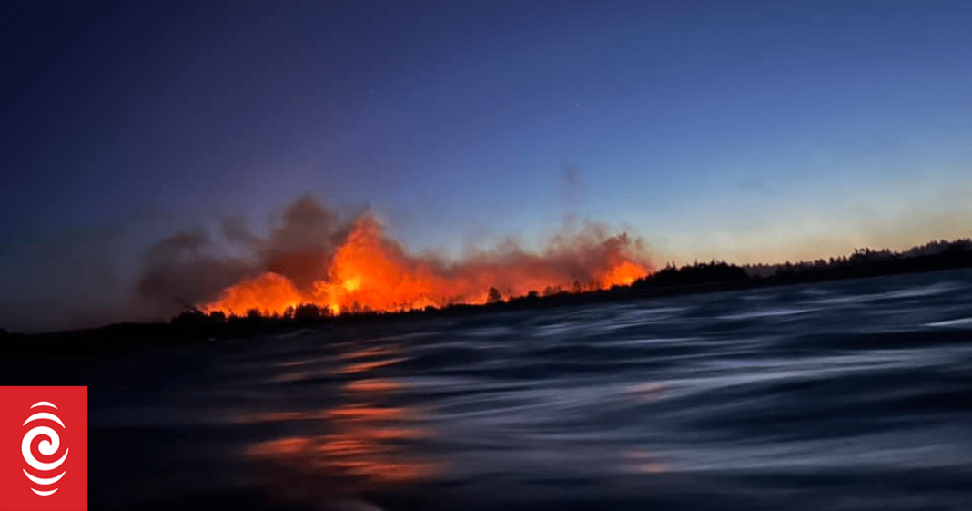 Canterbury caravan park evacuated as large vegetation fire breaks out