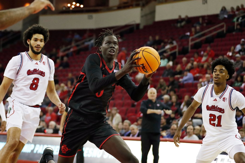 No. 24 SDSU 84, Fresno State 62 … unleashing Magoon, a defining play and a streak ends – San Diego Union-Tribune