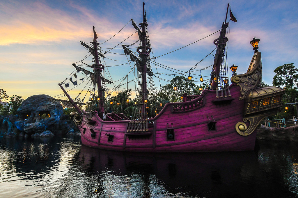 Peter Pan ship skull rock sunset Fantasy Springs TDS