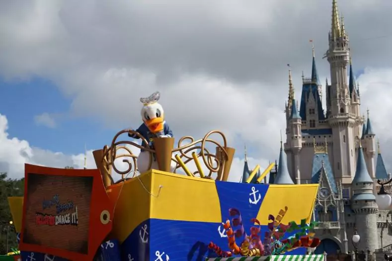 Disney World Offers Package with Two Free Days of Tickets for 2021