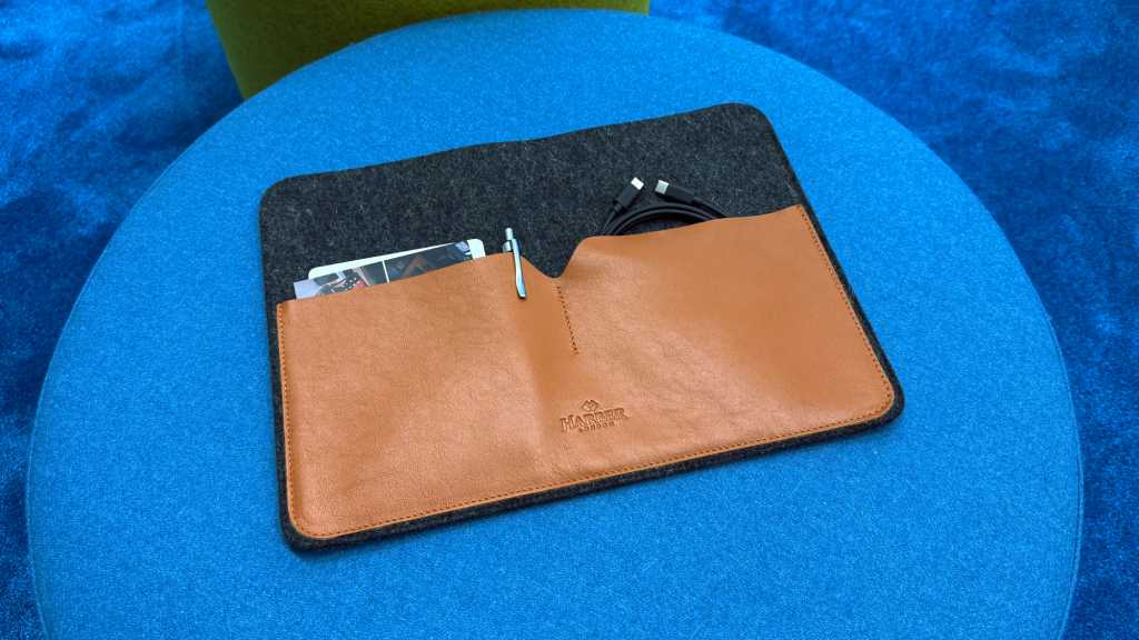 harber london macbook sleeve hero