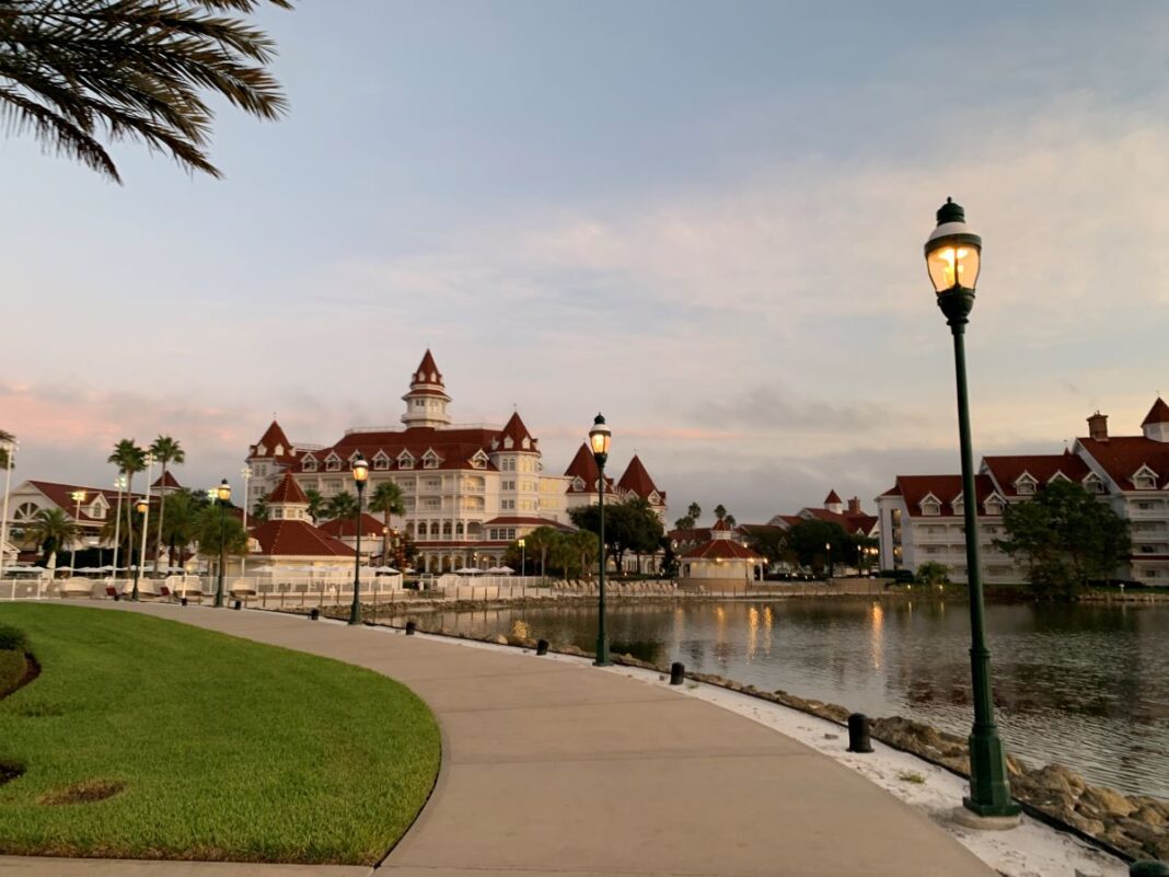 hotels within walking distance to magic kingdom