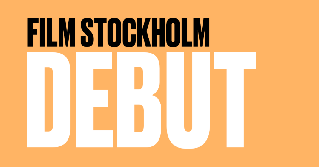Syntolkning: Svart och vit text på orange bakgrund: 